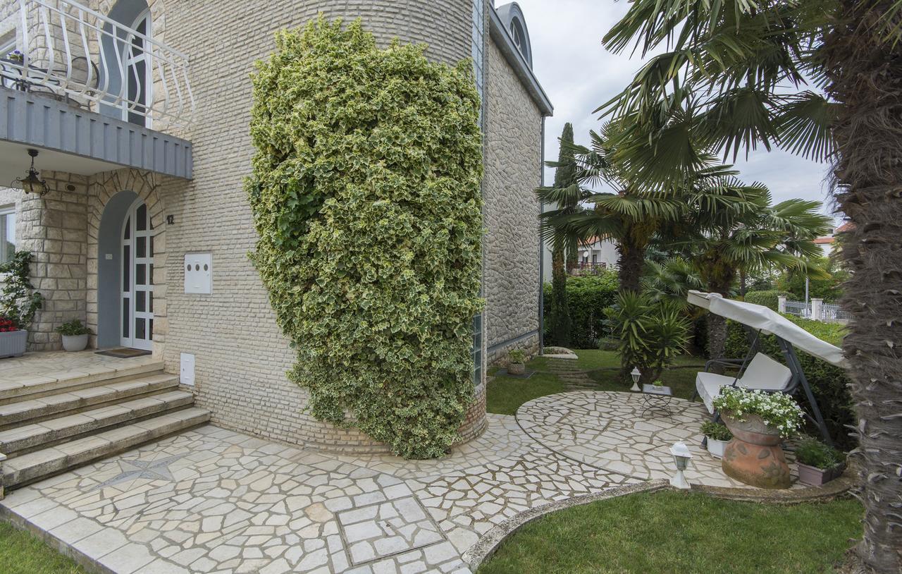 Apartman Ana - *